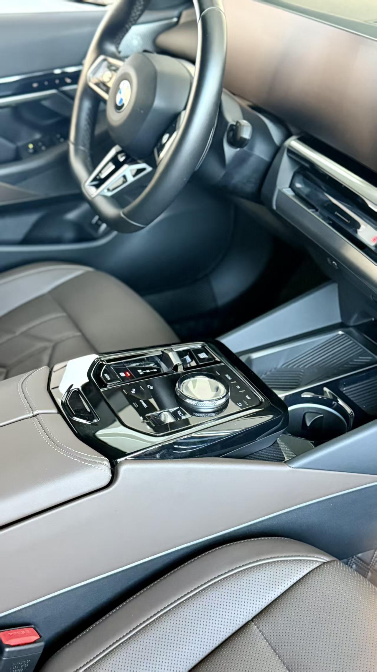 BMW 5 серии 2024 thumb 8