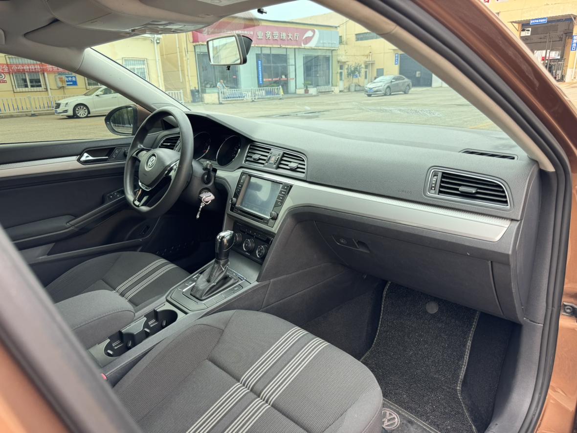 Volkswagen Lamando 2015 thumb 5