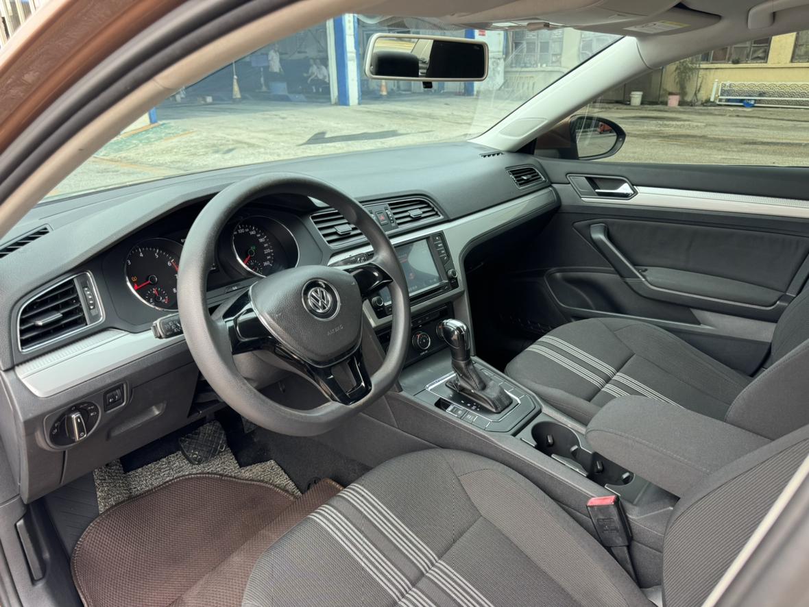 Volkswagen Lamando 2015 thumb 8
