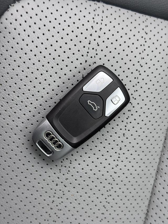 Audi Q5 2018 thumb 9