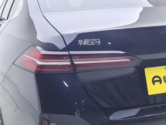BMW 5 серии 2025 thumb 11