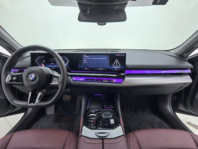 BMW 5 серии 2025 thumb 12