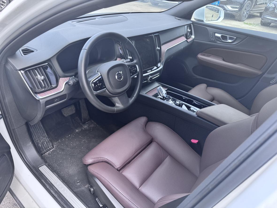 Volvo V60 2025 thumb 5
