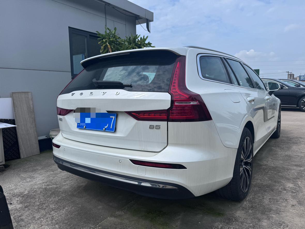 Volvo V60 2025 thumb 10
