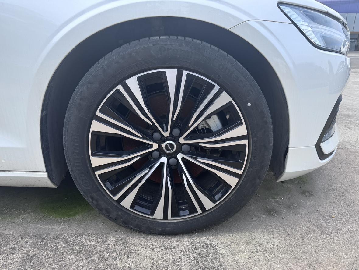 Volvo V60 2025 thumb 12