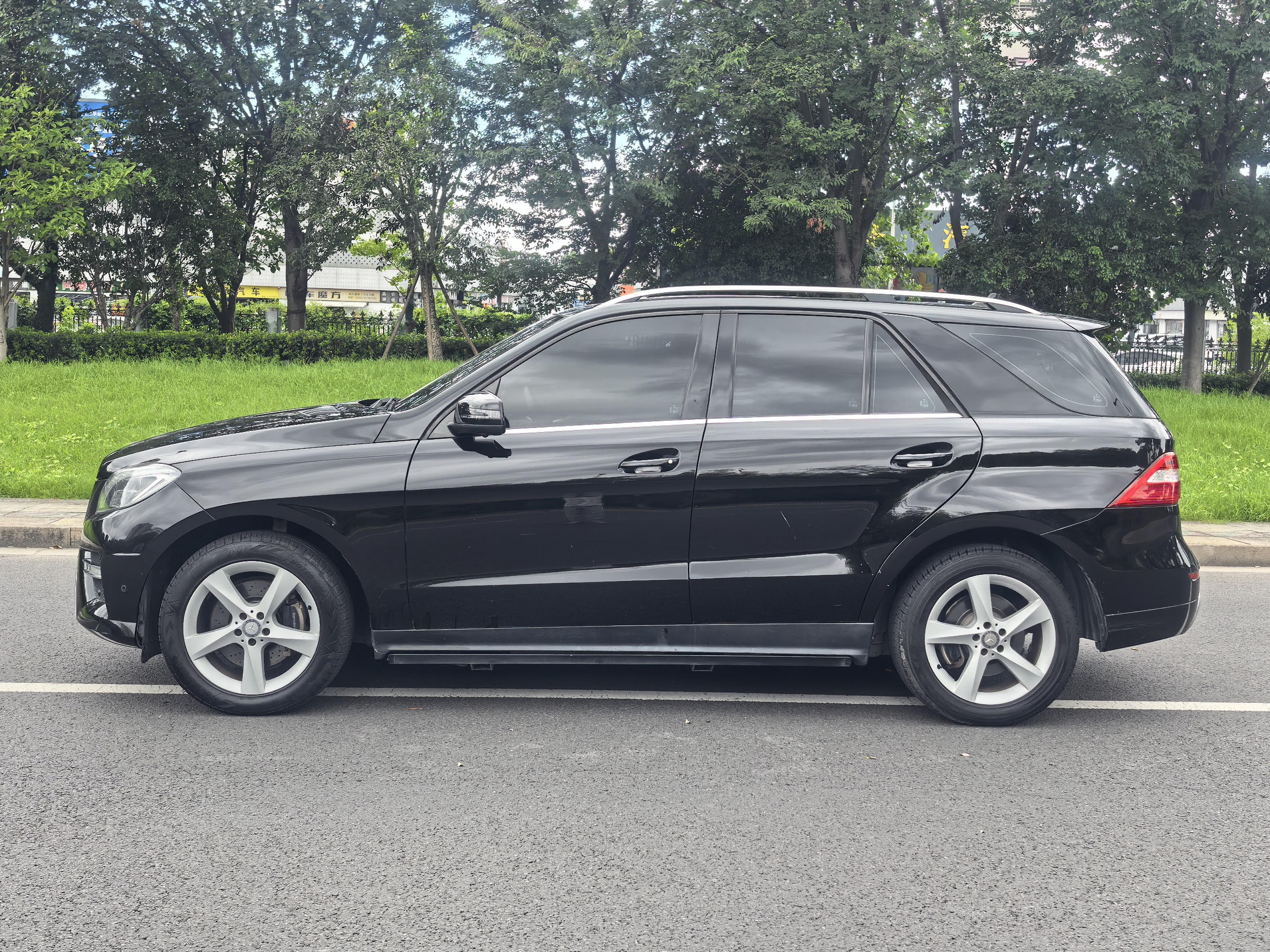 Mercedes-Benz M-Класс 2014 thumb 2