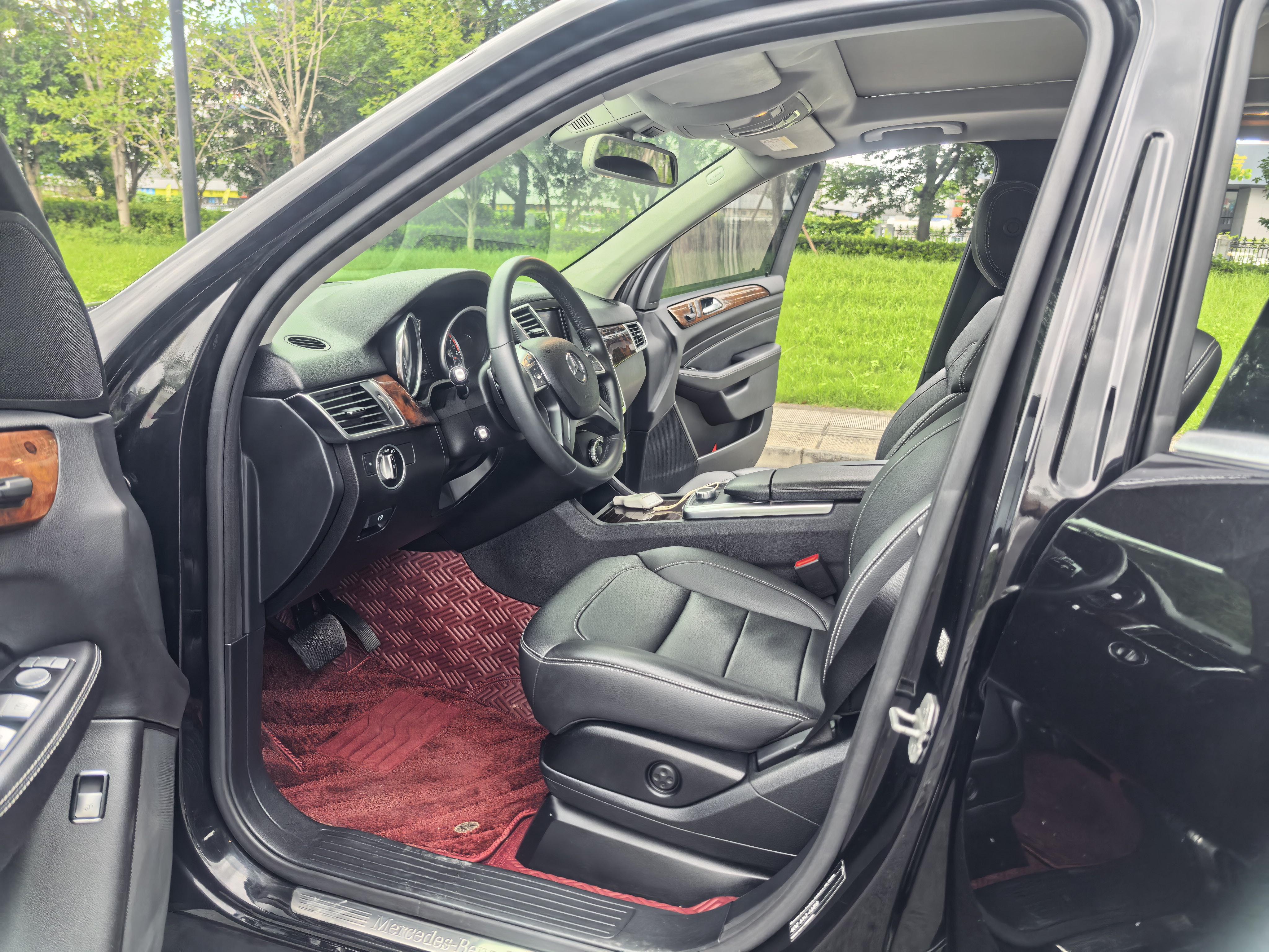 Mercedes-Benz M-Класс 2014 thumb 11