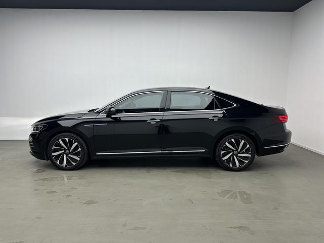 Volkswagen Passat (North America and China) 2023 thumb 2