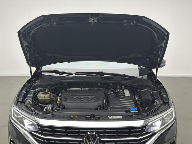 Volkswagen Passat (North America and China) 2023 thumb 8