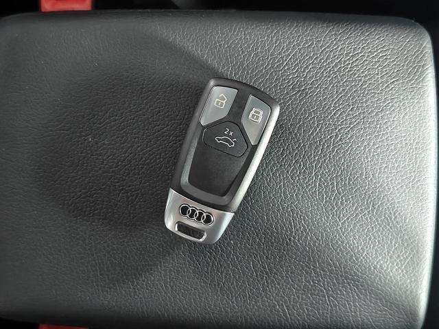 Audi A4 2019 thumb 9