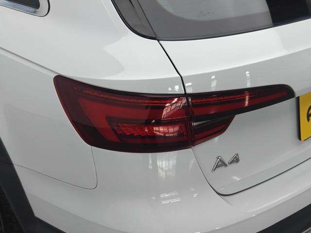 Audi A4 2019 thumb 11