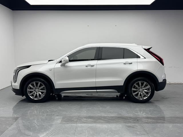 Cadillac XT4 2022 thumb 2
