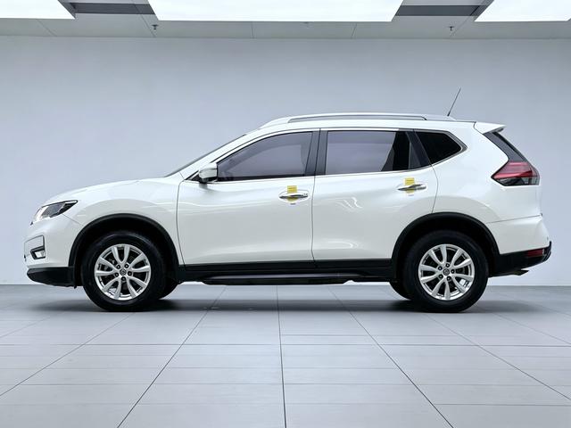 Nissan X-Trail 2019 thumb 2