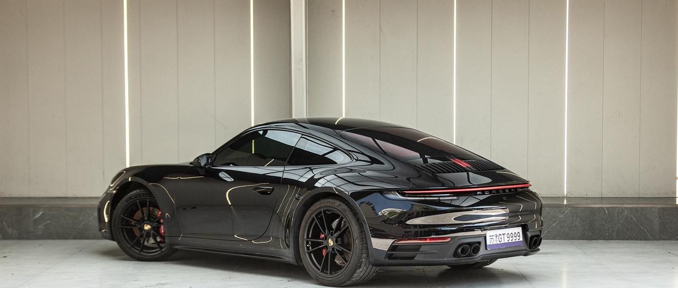 Porsche 911 2022 thumb 2