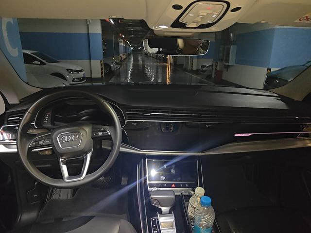 Audi Q8 2019 thumb 3