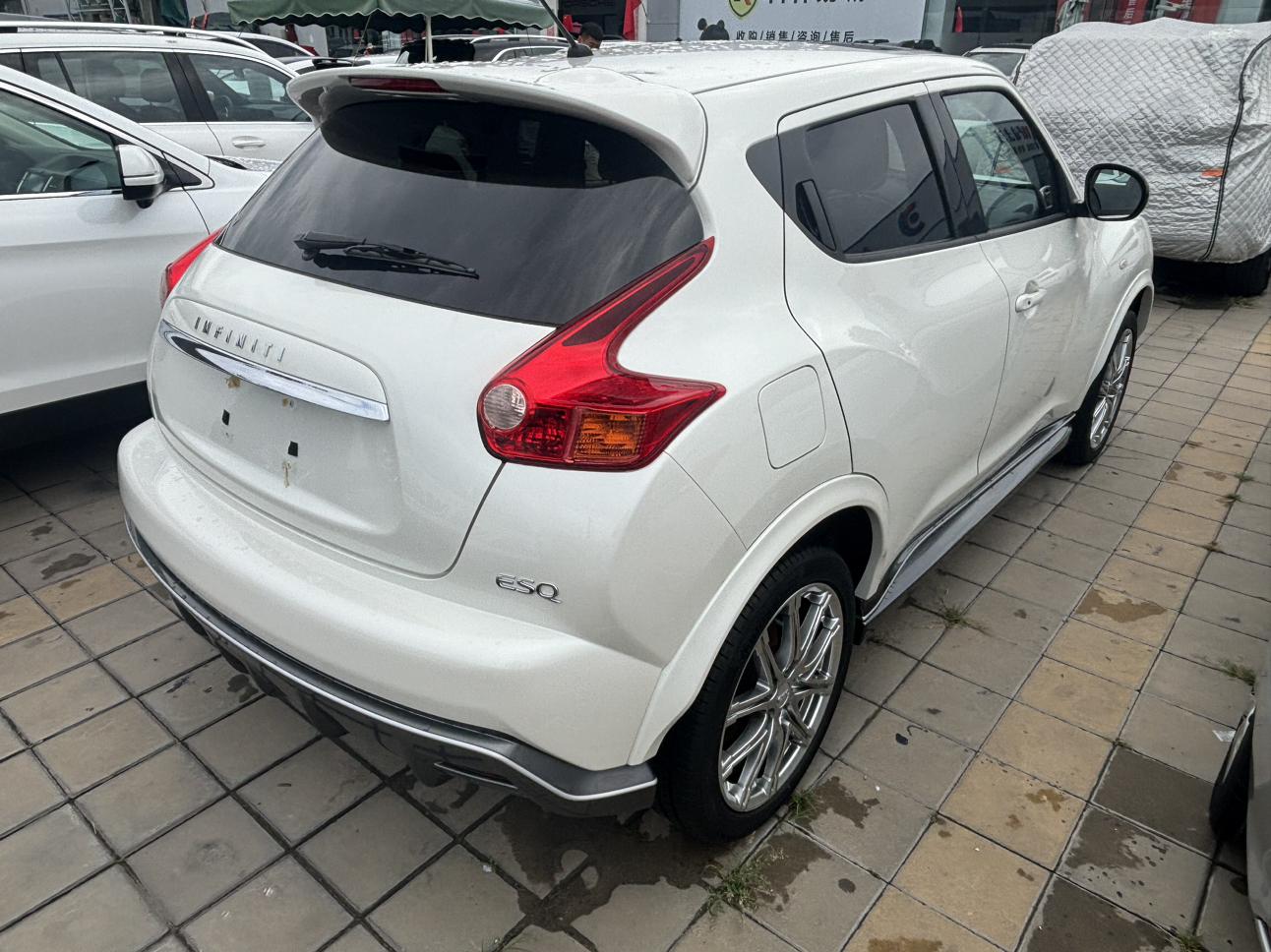 Infiniti ESQ 2016 thumb 4
