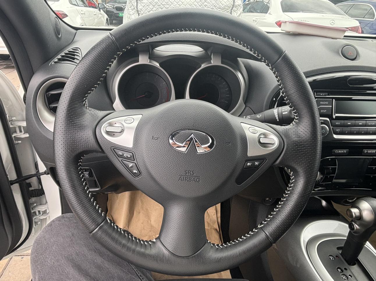 Infiniti ESQ 2016 thumb 7