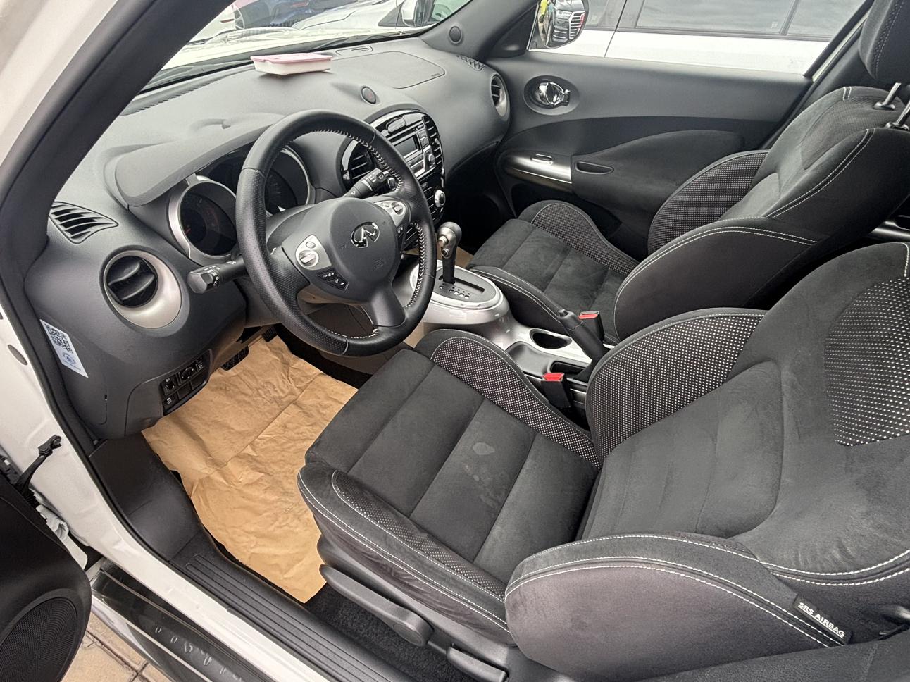 Infiniti ESQ 2016 thumb 11