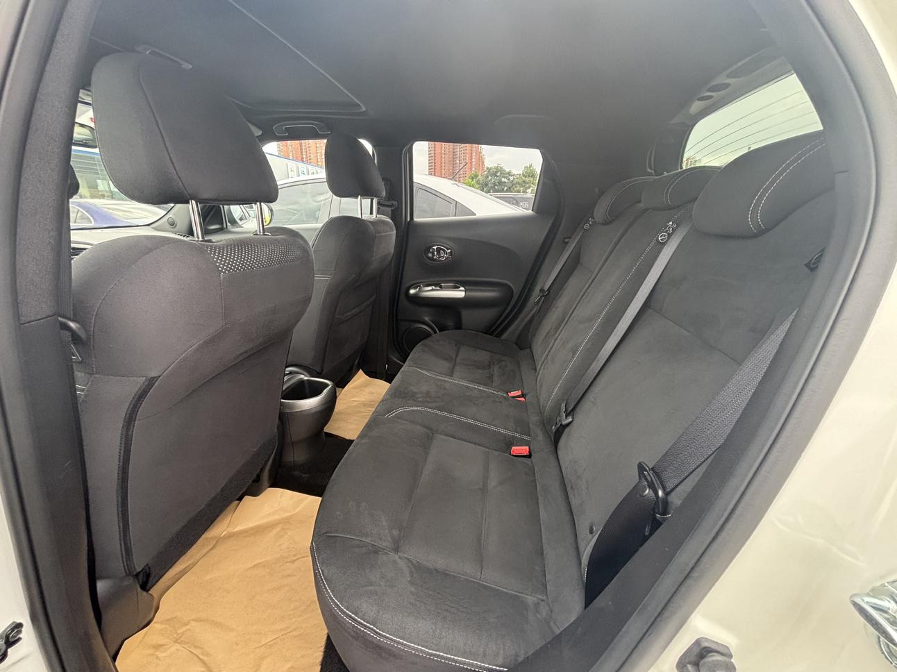 Infiniti ESQ 2016 thumb 12