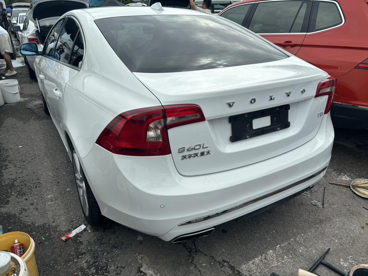 Volvo S60 2014 thumb 2
