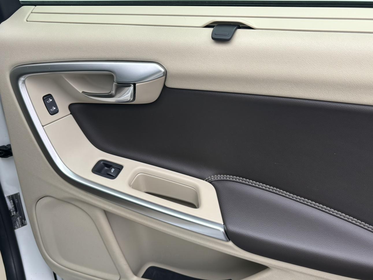 Volvo S60 2014 thumb 6