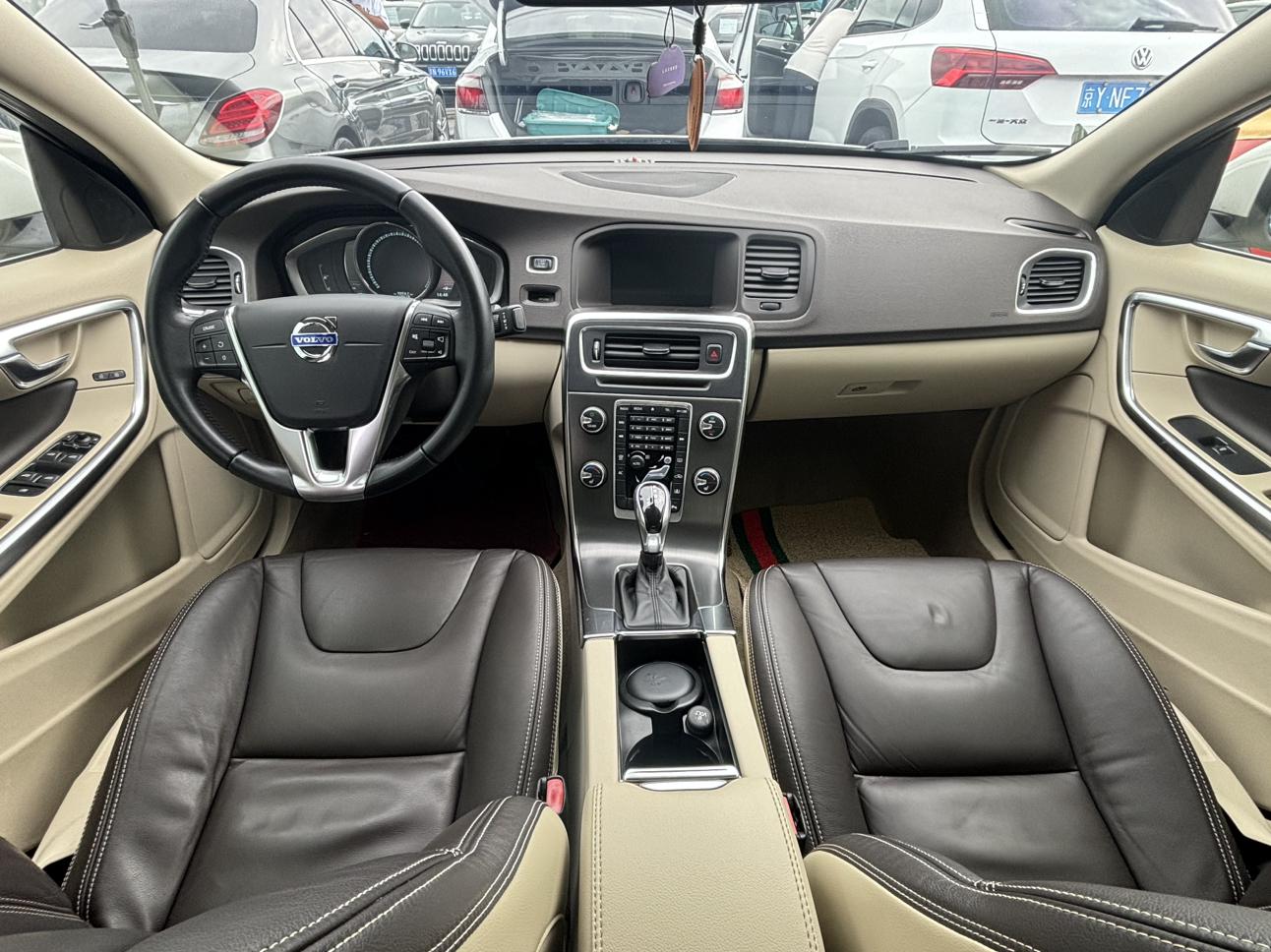 Volvo S60 2014 thumb 7