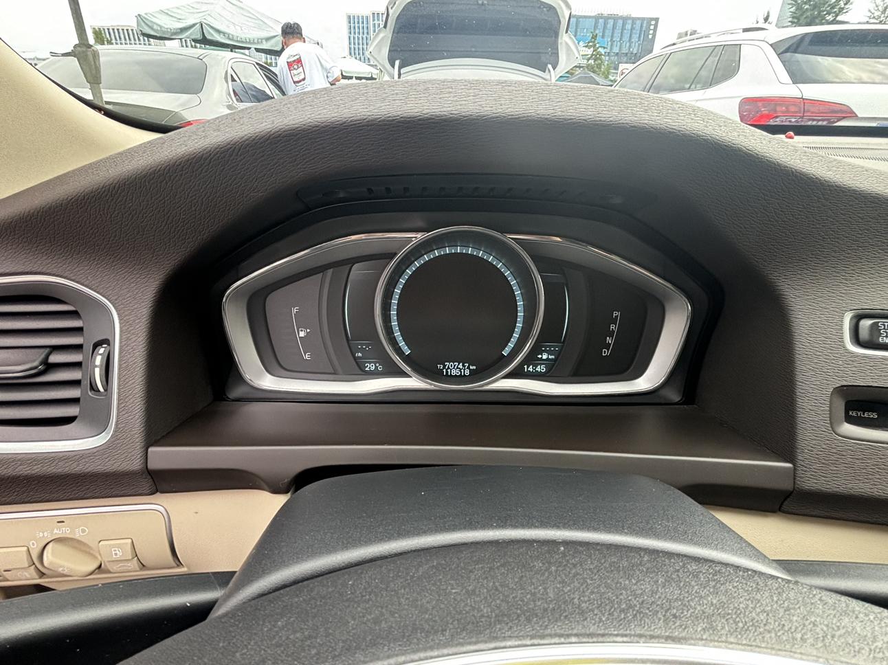 Volvo S60 2014 thumb 8
