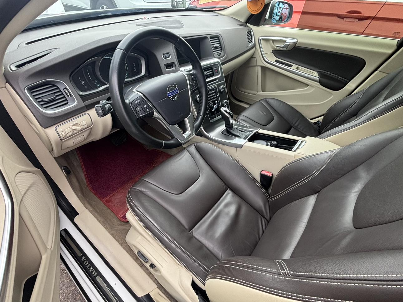 Volvo S60 2014 thumb 12