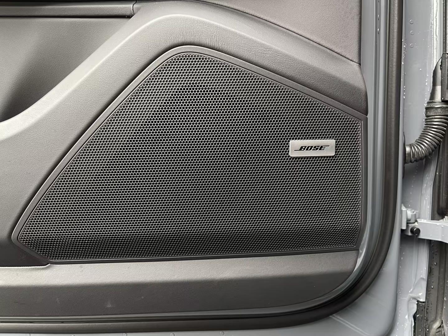 Porsche Cayenne 2024 thumb 9