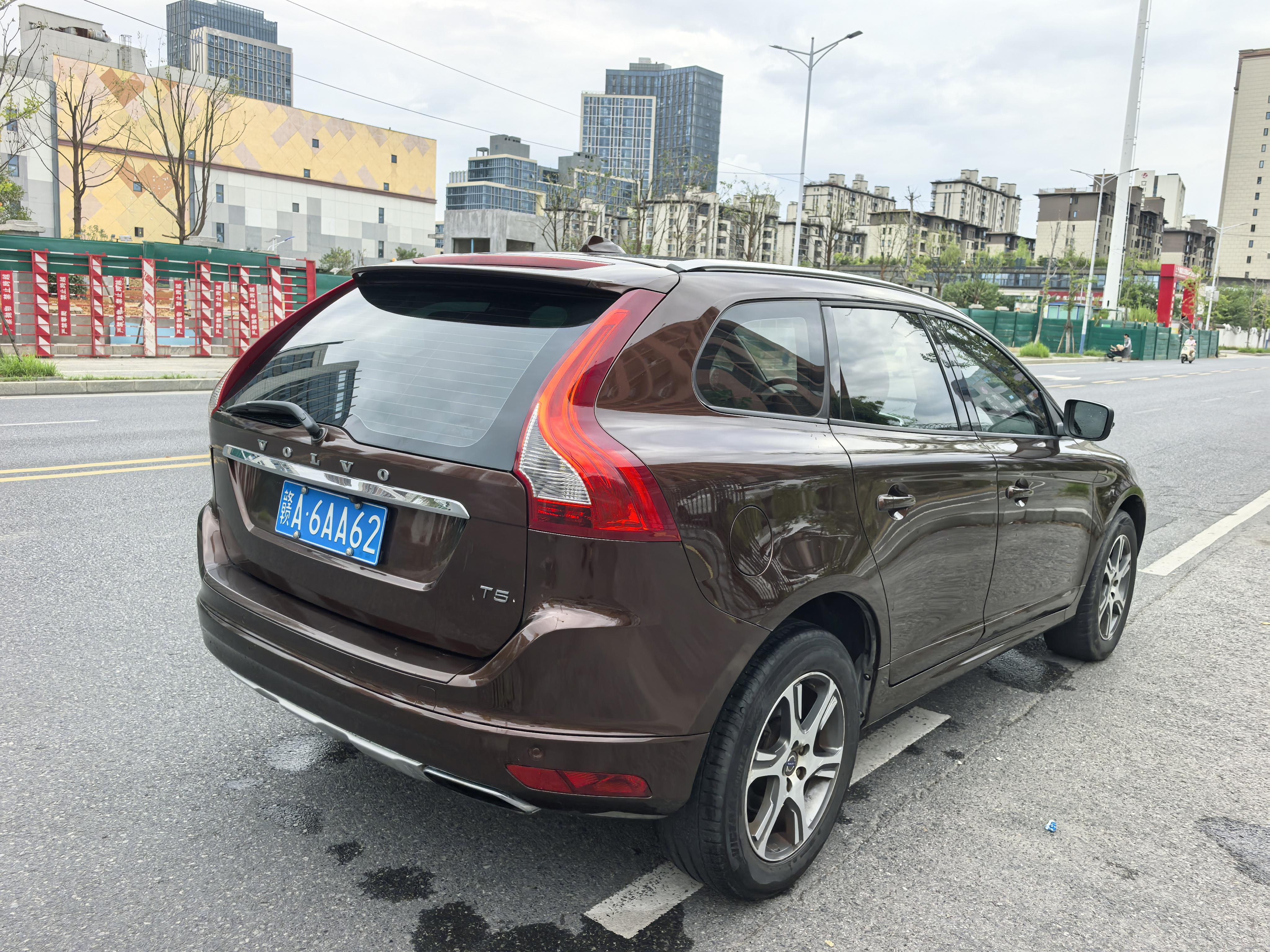 Volvo XC60 2014 thumb 4