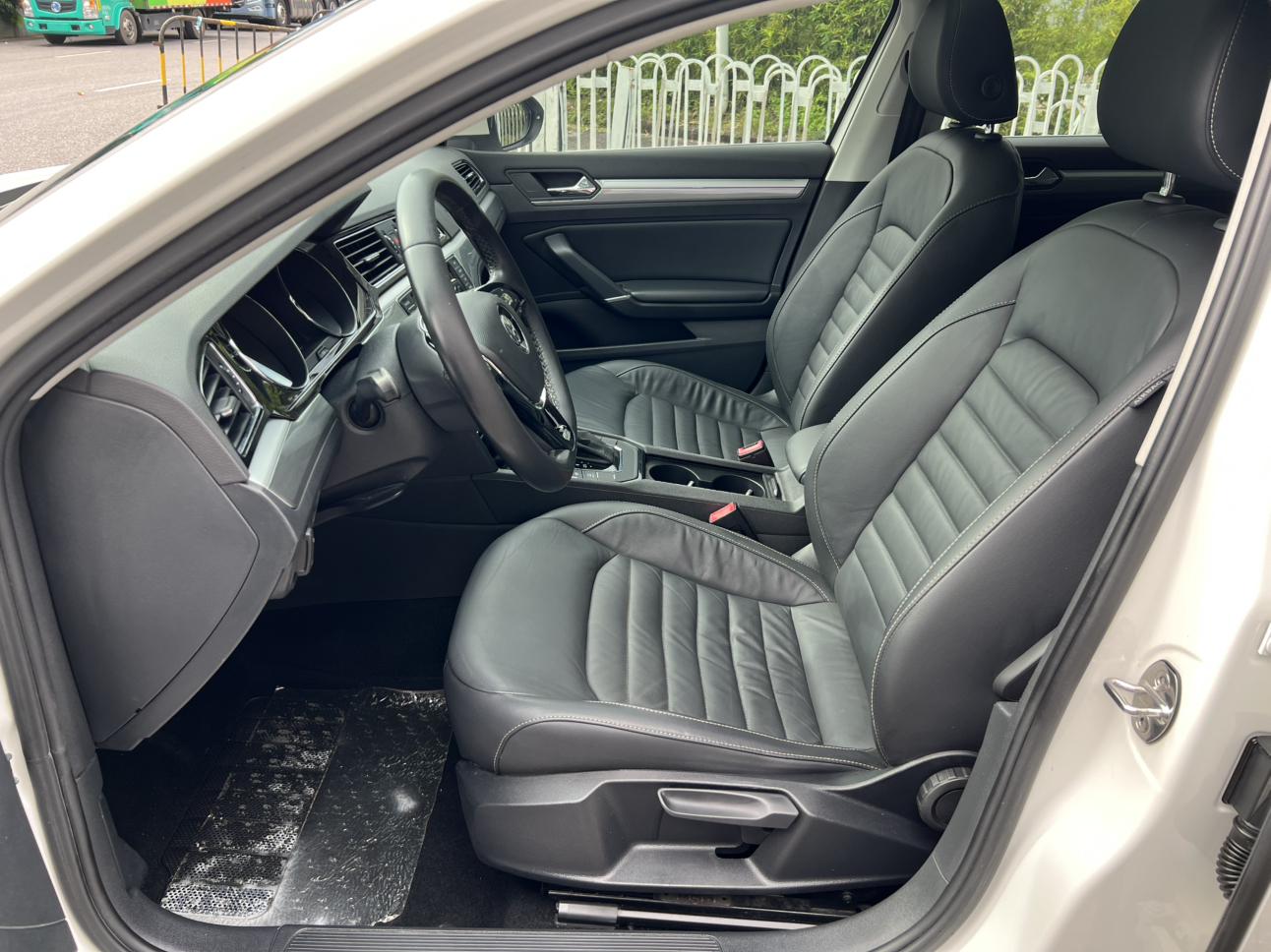 Volkswagen Lamando 2018 thumb 10