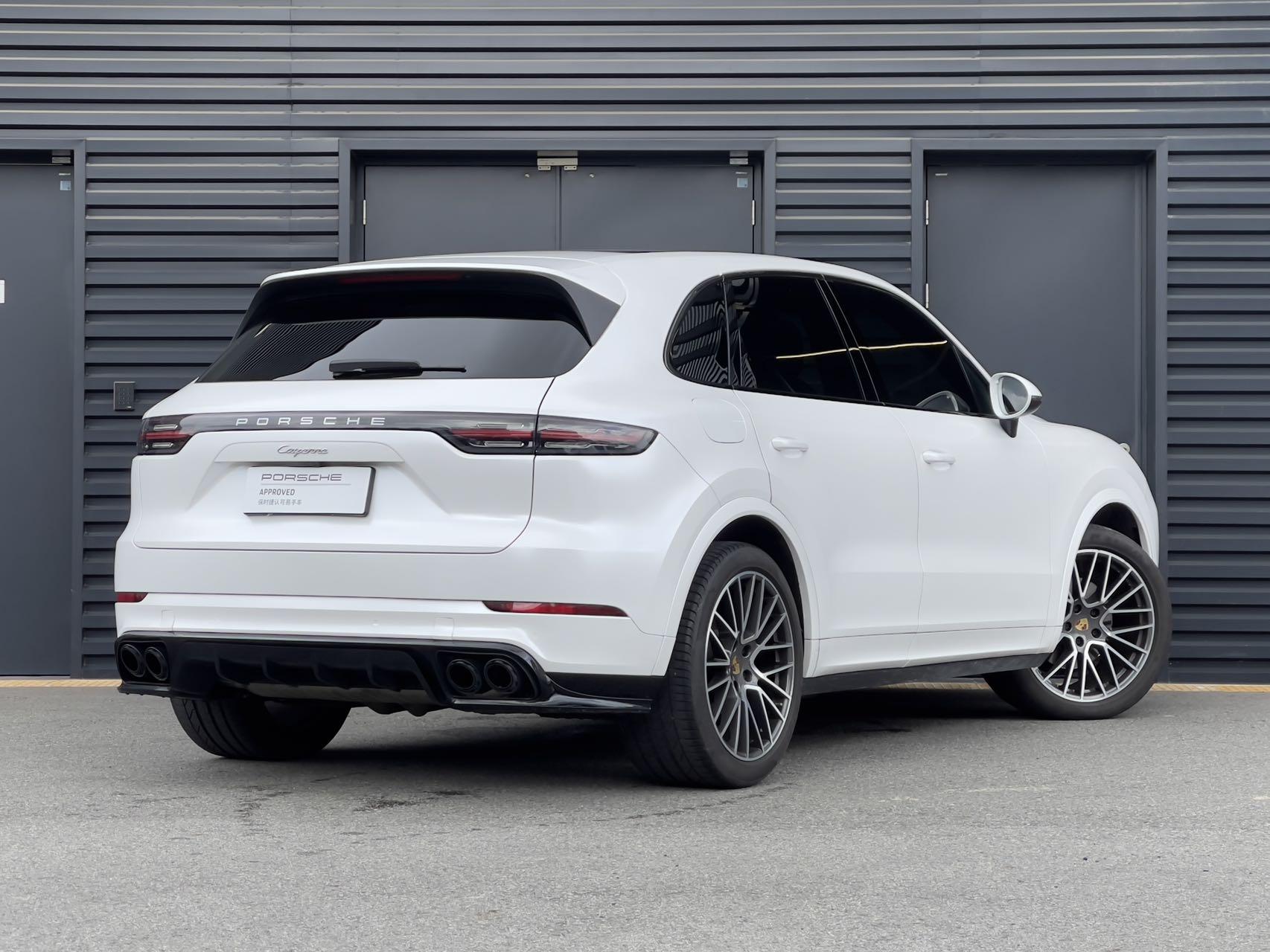 Porsche Cayenne 2023 thumb 3