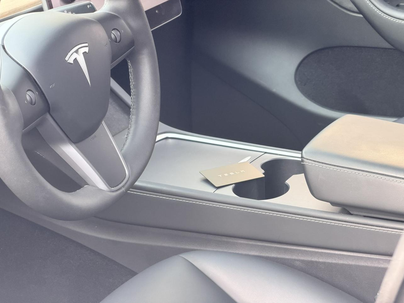 Tesla Model Y 2022 thumb 5