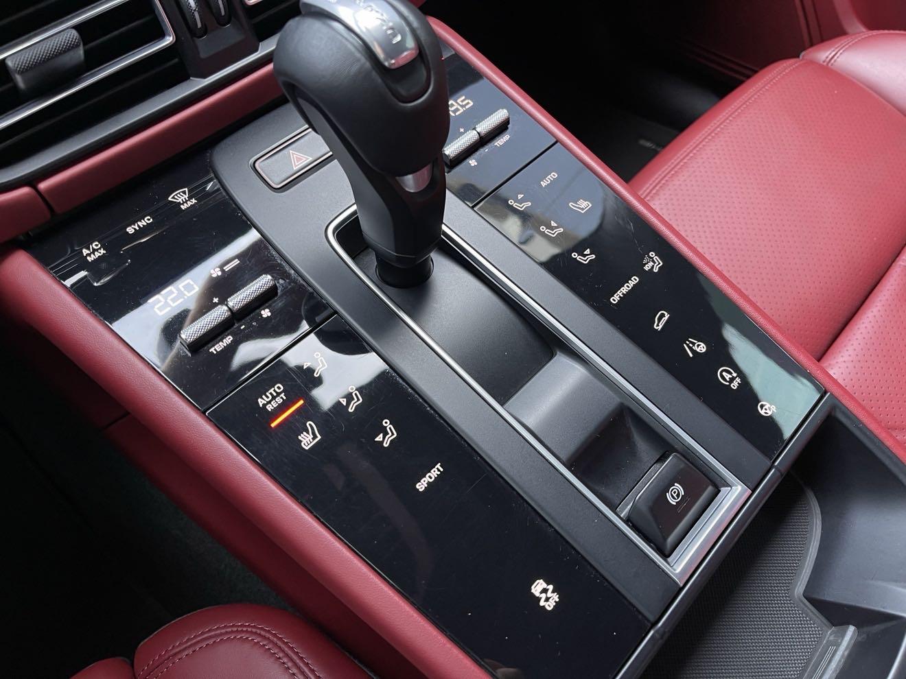 Porsche Macan 2022 thumb 10