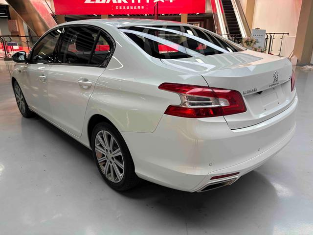 Peugeot 408 2016 thumb 3