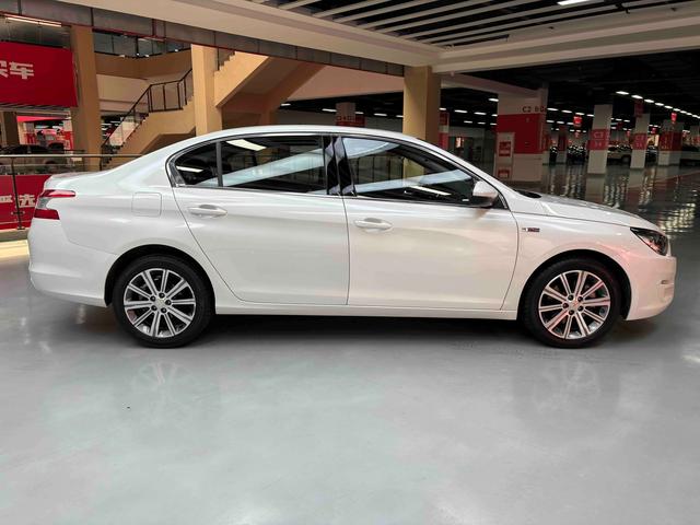 Peugeot 408 2016 thumb 6