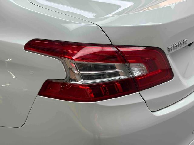 Peugeot 408 2016 thumb 11