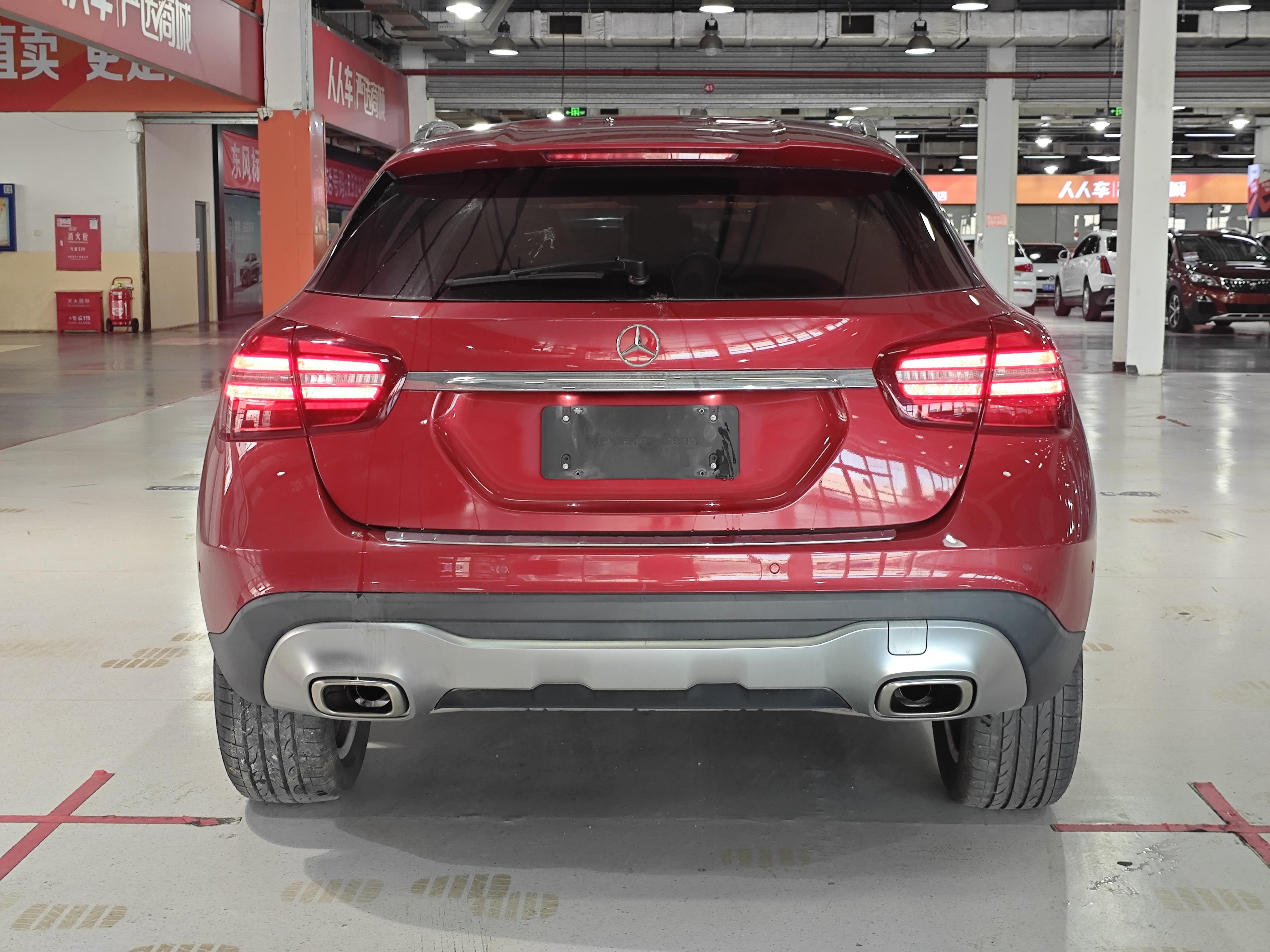 Mercedes-Benz GLA 2017 thumb 3