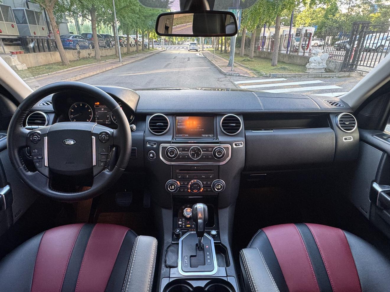Land Rover Discovery 2011 thumb 8