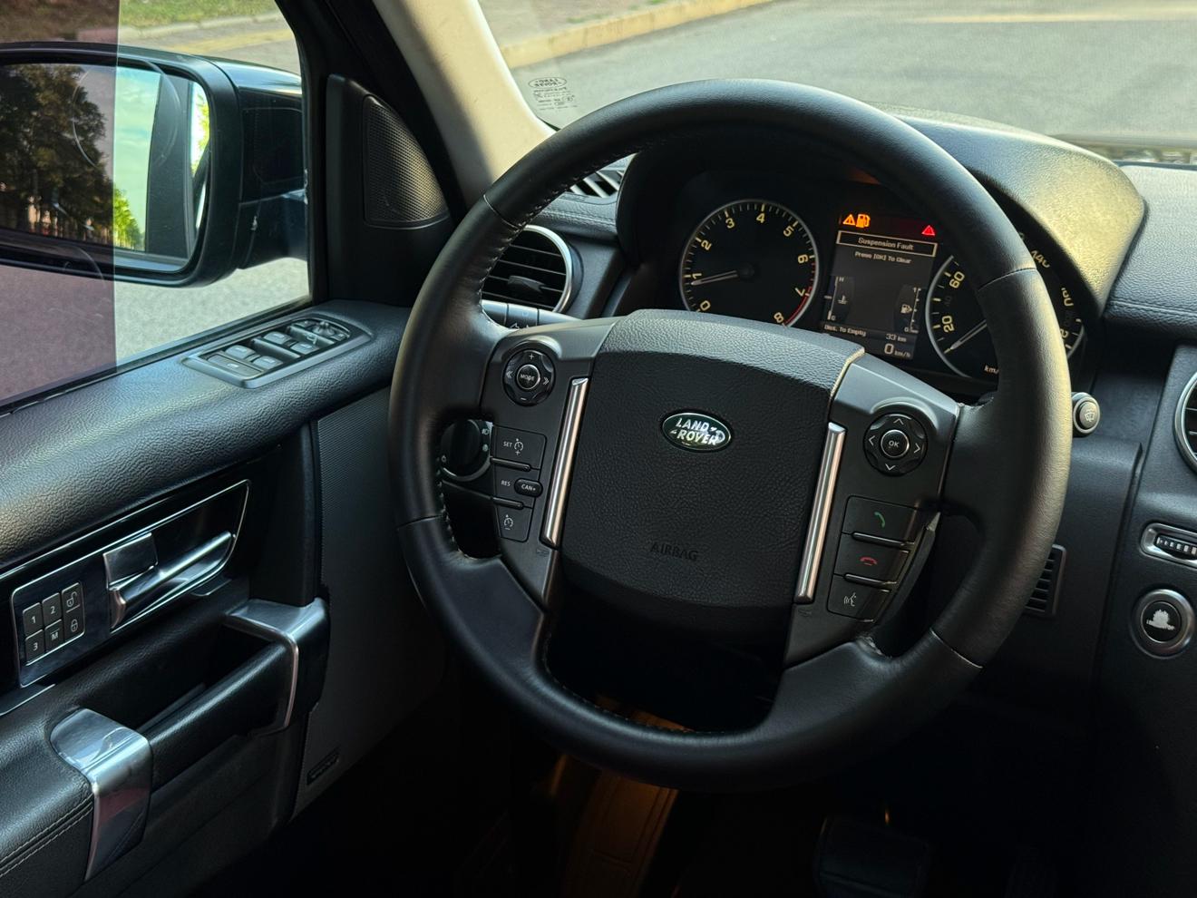 Land Rover Discovery 2011 thumb 11