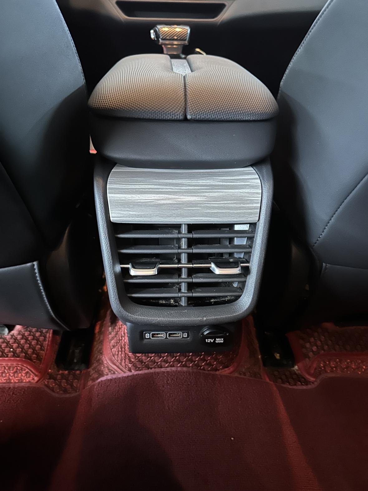 Hongqi E-QM5 2023 thumb 11