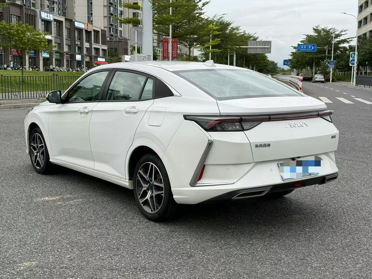 Dongfeng Aeolus Yixuan 2021 thumb 2