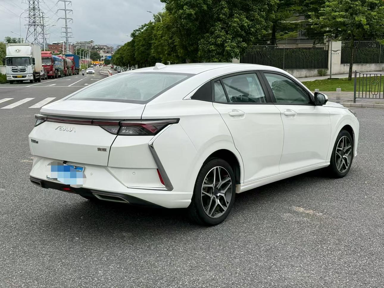 Dongfeng Aeolus Yixuan 2021 thumb 4
