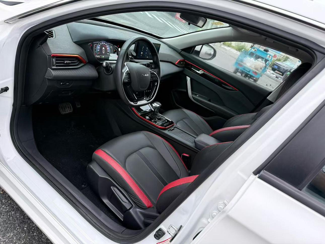 Dongfeng Aeolus Yixuan 2021 thumb 6