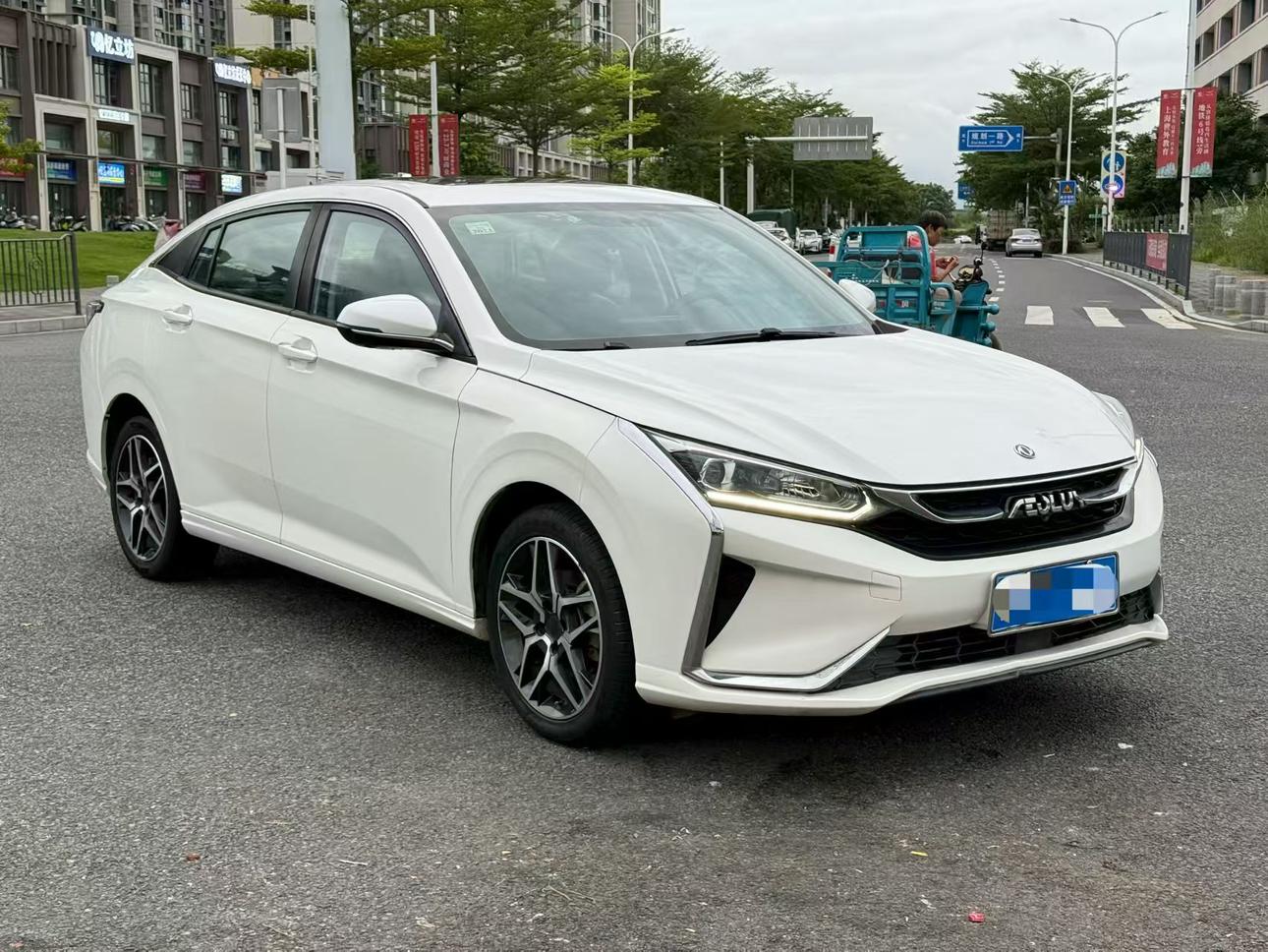 Dongfeng Aeolus Yixuan 2021 thumb 10