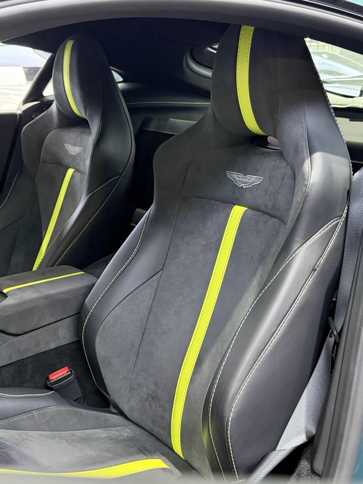 Aston Martin Vantage 4.0T V8 2023 thumb 10