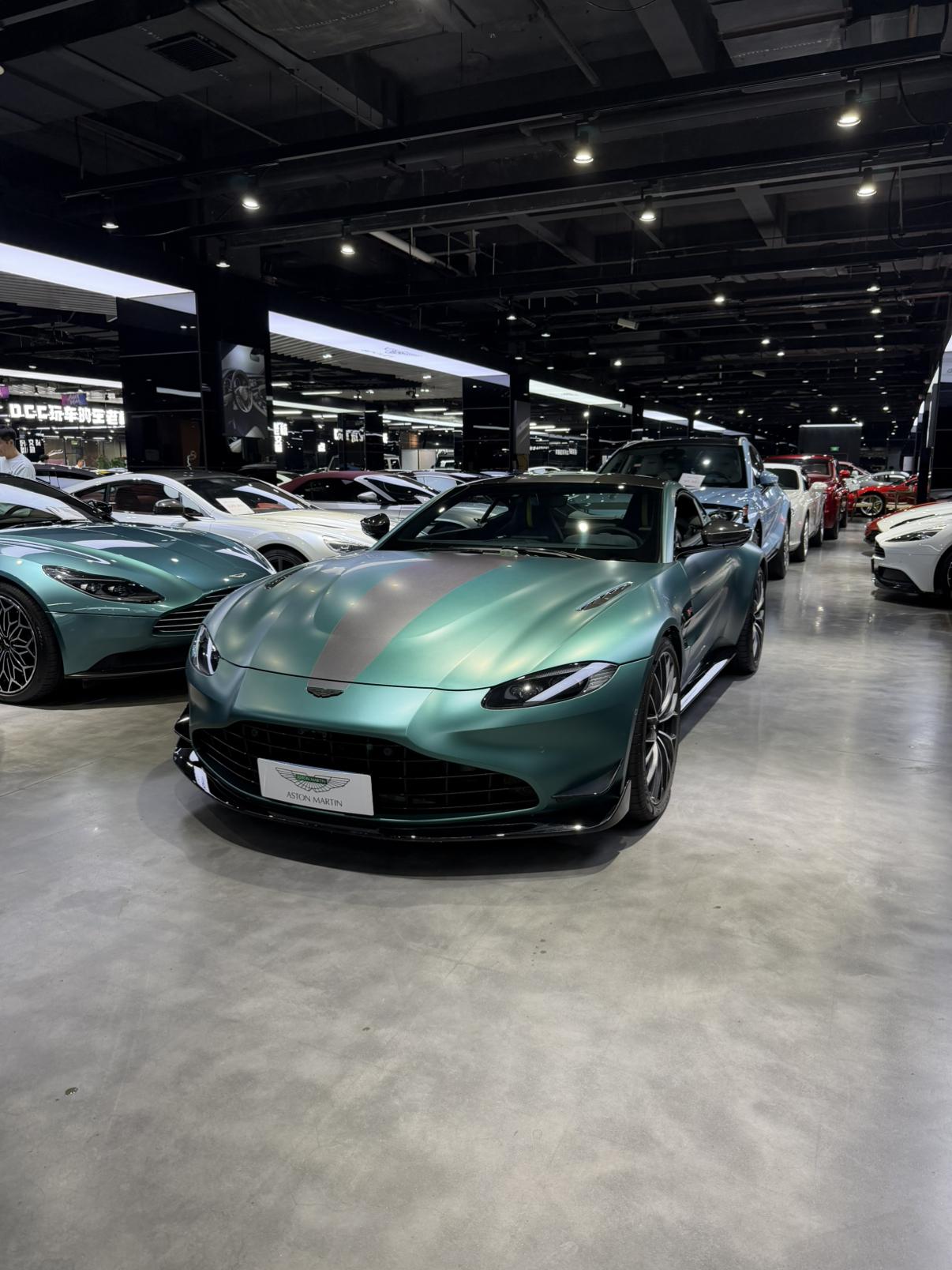 Aston Martin Vantage 4.0T V8 2023 thumb 11