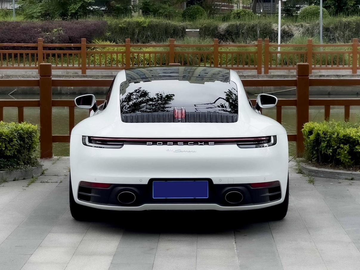 Porsche 911 2022 thumb 2