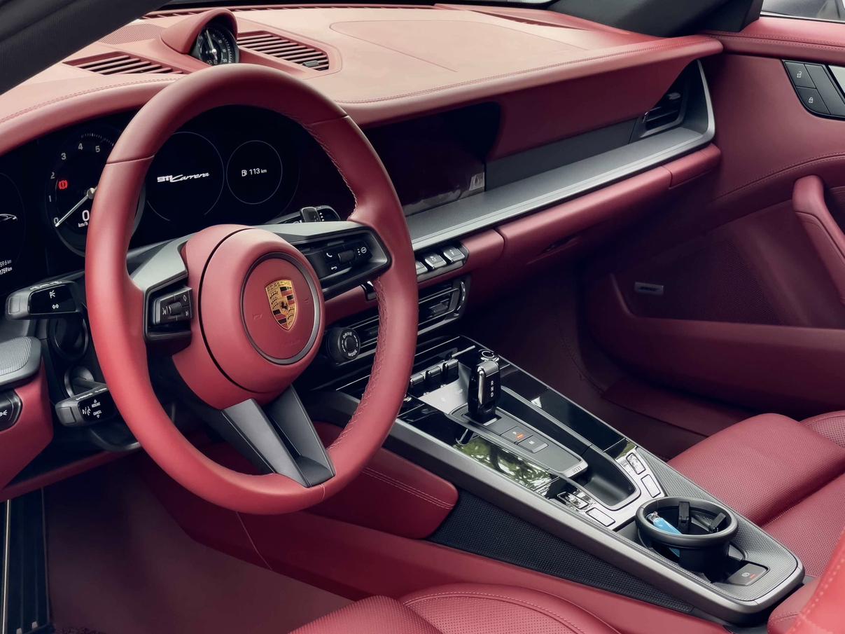 Porsche 911 2022 thumb 5