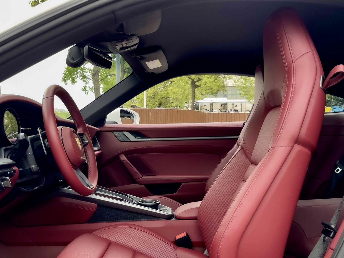 Porsche 911 2022 thumb 7